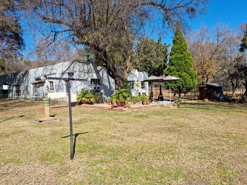 42.8266 ha farm in Hartbeespoort dam - Photo 2