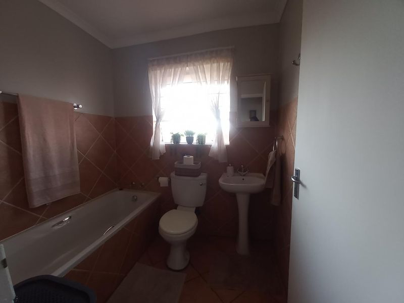 A SPACIOUS HOME - Photo 10