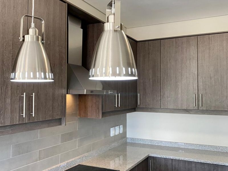 Spacious three bedroom house with double garage - Photo 7