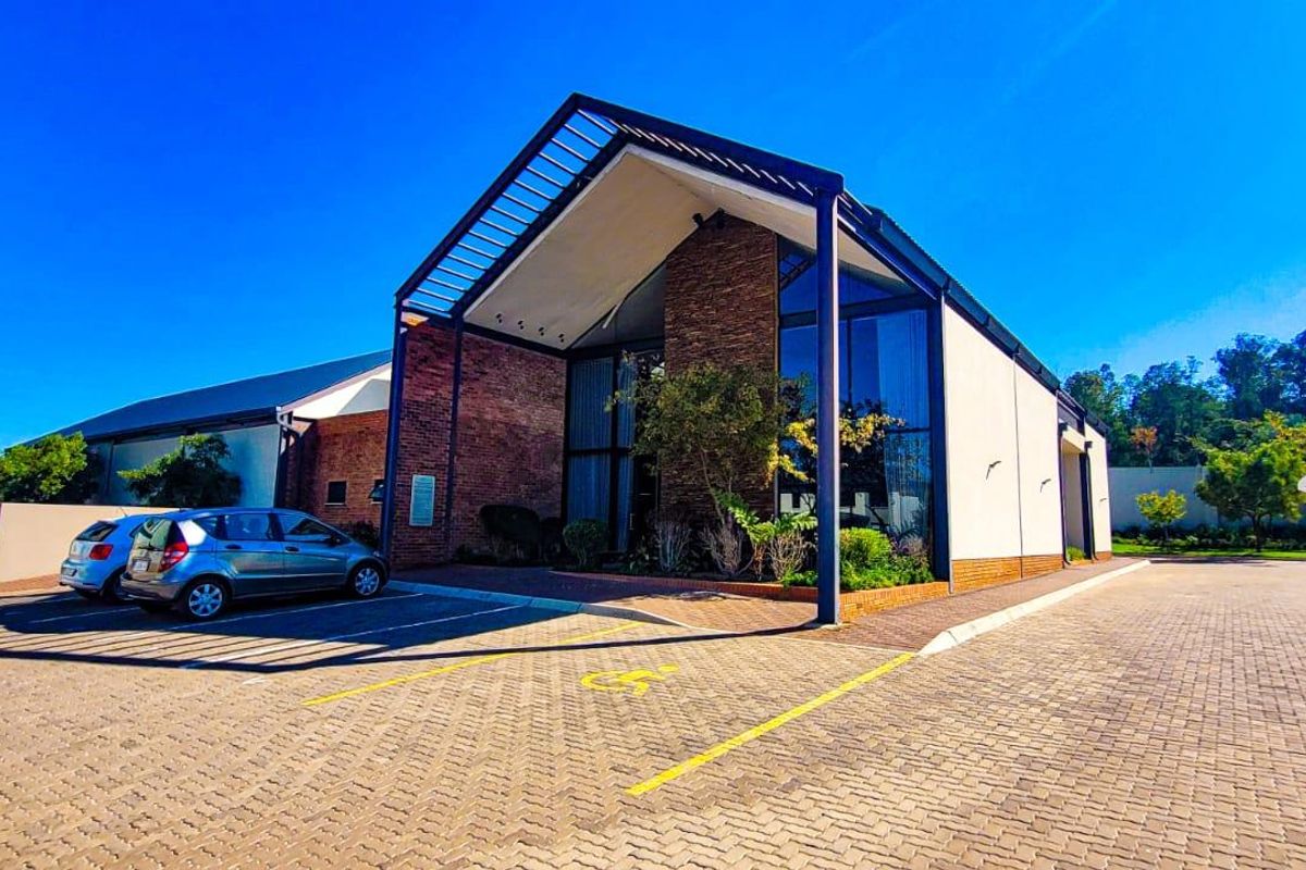 "Elegant property nestled in the fauna of Carlswald, Midrand." - Photo 3