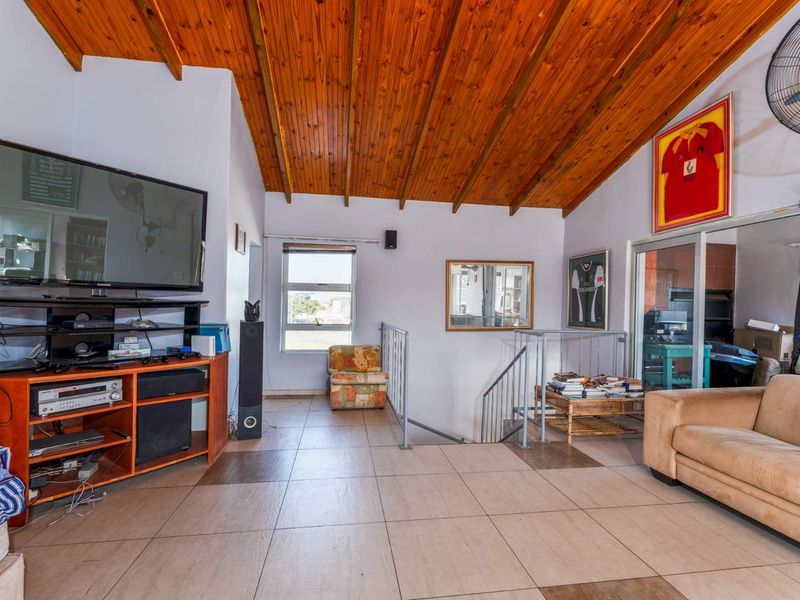 Versatile Dual-Dwelling Home with Pool & Entertainment Area in the Heart of Plumstead - Photo 10