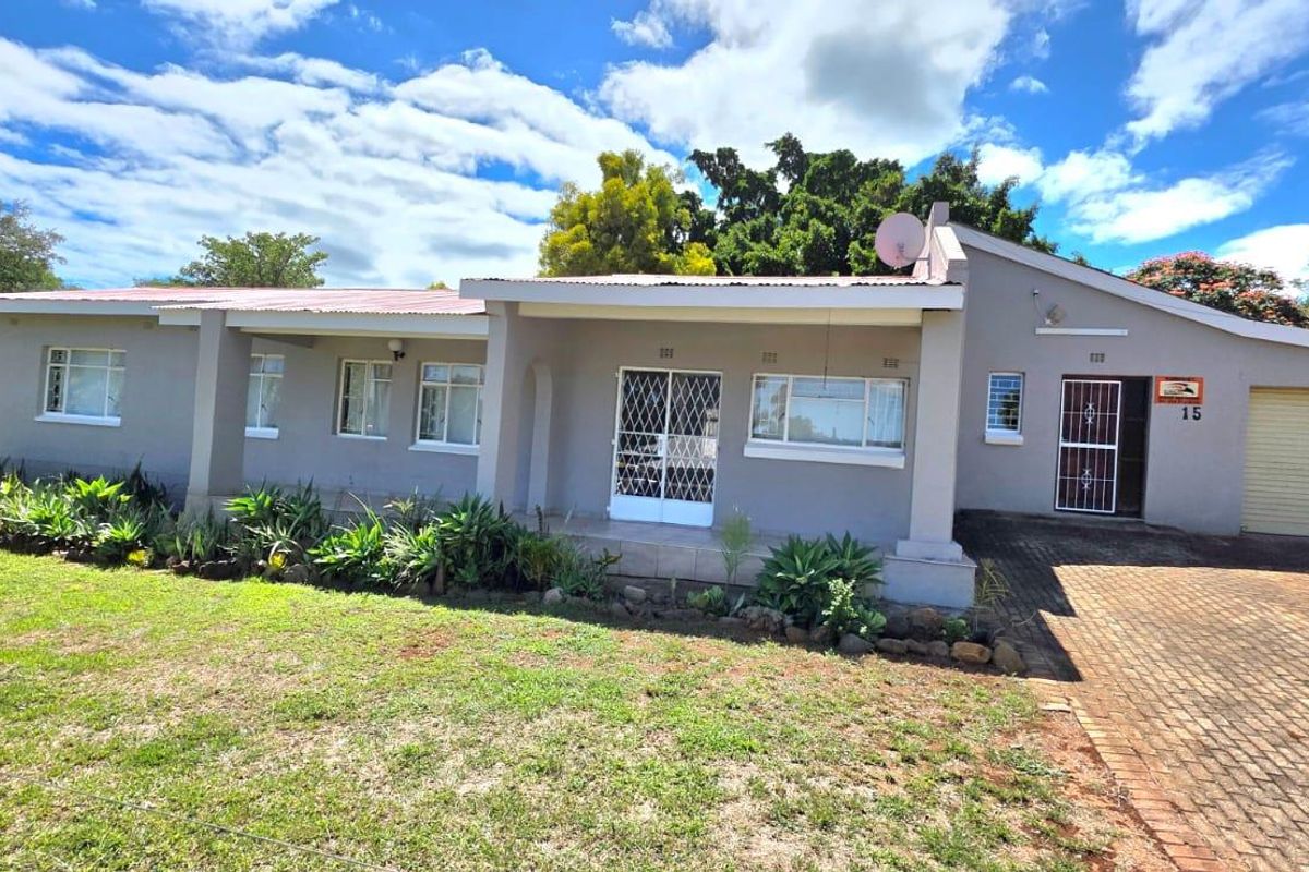 Charming 4 Bedroom house, Barberton - Photo 2