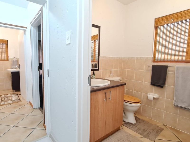 A charming 2 bedroom Apartment - Photo 9