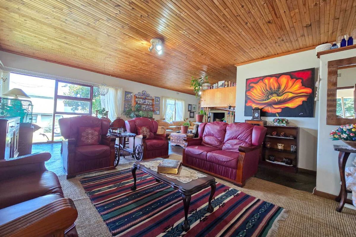 Family home for sale in Stilbaai-Wes. - Photo 4
