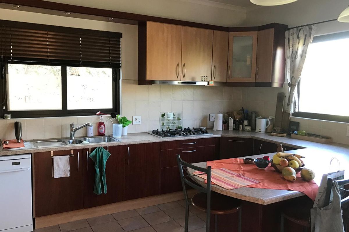 Elegant German-Inspired Residence | Prime Ludwigsdorf Address - Photo 2