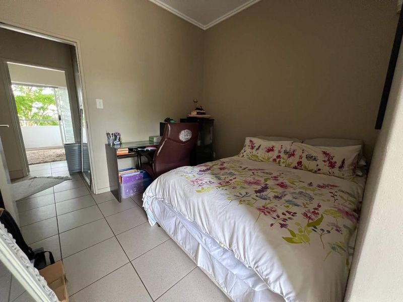 ATTRACTIVE TOWNHOUSE WITHIN A VERY CENTRAL LOCATION - Photo 7
