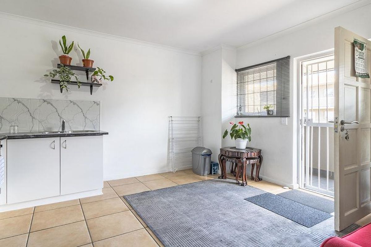 Secure and Comfortable Low Maintenance Apartment - Photo 4