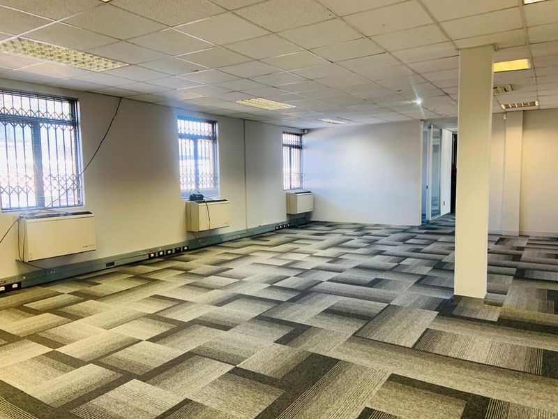 **Beautiful Office Space Available for Rent** - Photo 4