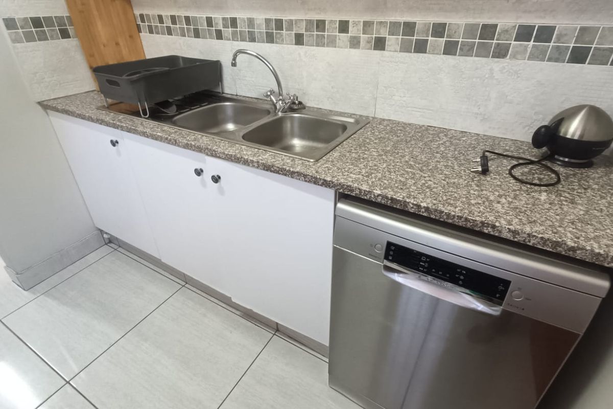 THIS BEAUTIFUL MODERN PROPERTY IS FOR SALE IN A SECURE ESTATE!!! - Photo 5