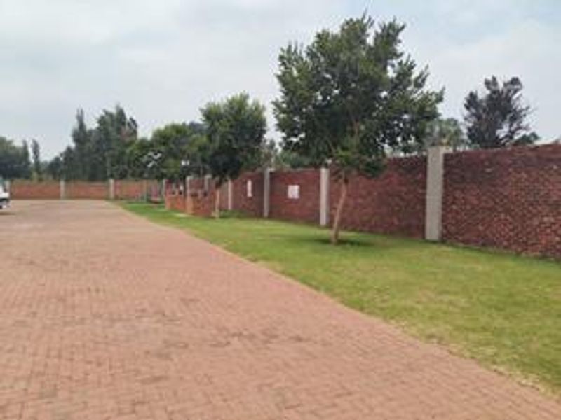 Secure 2-Bed Townhouse Close to East Rand Mall - Photo 9