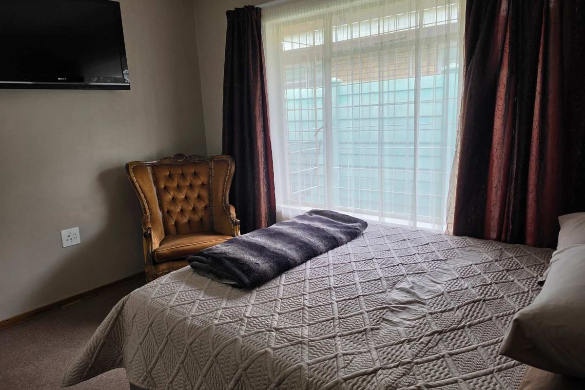 Affordable two bedroom townhouse in secure complex - Photo 4