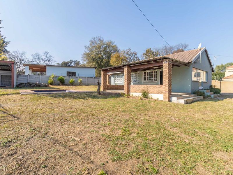 2 homes on one Property! Excellent Rental opportunity! - Photo 1