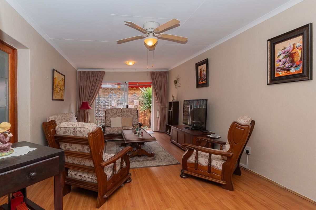 Spacious & Secure 3-Bedroom Townhouse in Edleen – Move-In Ready! - Photo 5
