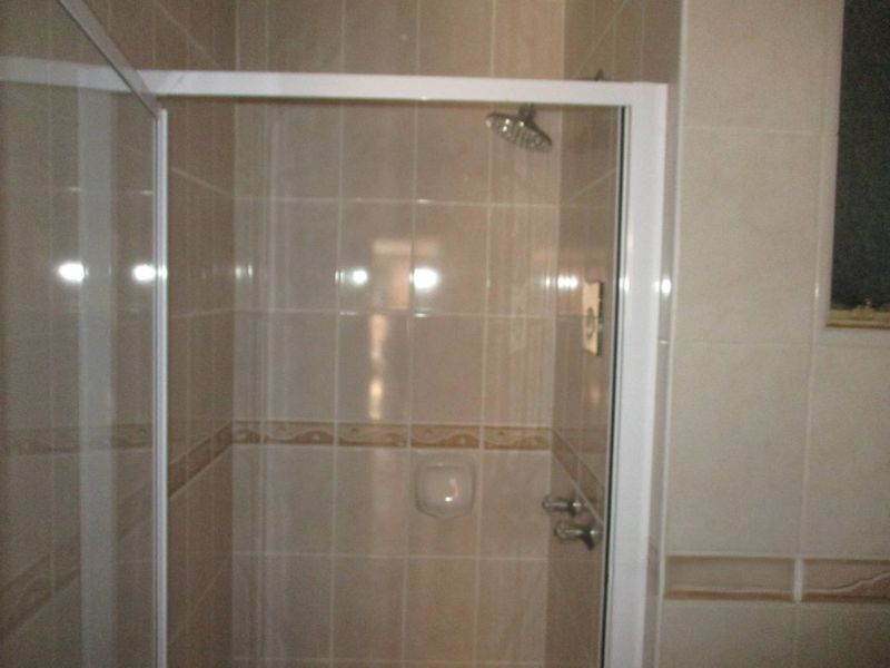 BACHELOR APARTMENT - Photo 8