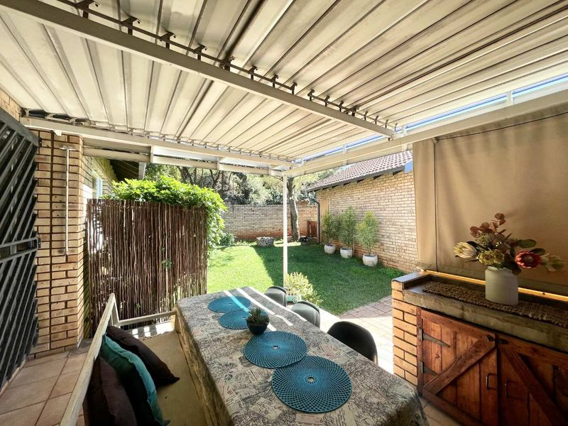 Secure Estate Living with Pool, Fishing Dam & Excellent Rental Appeal - Photo 3