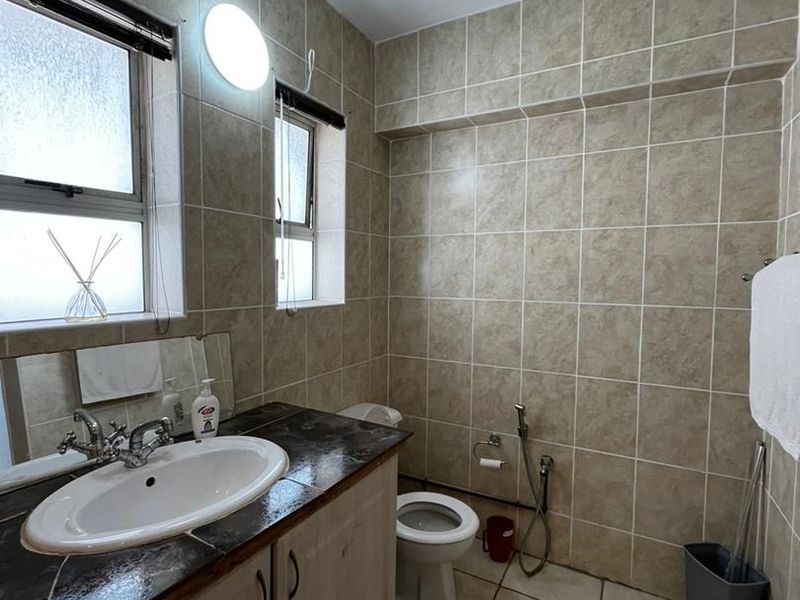 Multi-Room Apartment 3 or 4 Bedroom - Photo 8