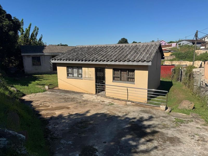A Comfy House on the Streets of Umlazi Township, Where Community Lives - Photo 2