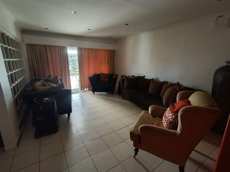 4 Bedroom House for sale in Moorton - Photo 2