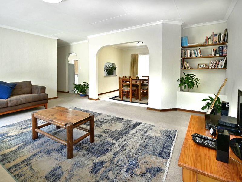 Charming Family Home in Excellent Estate - Photo 8