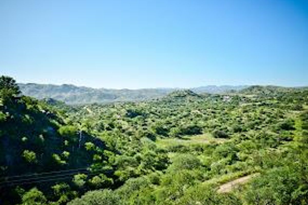 fOR SALE: EXCEPTIONAL MULTI-USE ESTATE SMALL HOLDING, GUEST & CAMPSITE FACILITIES, WINDHOEK, NAMIBIA - Photo 2