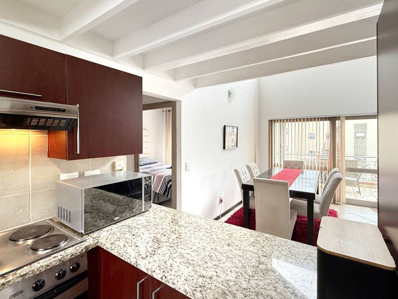 Beautiful One Bedroom Penthouse Loft Apartment in Excellent Complex - Photo 6