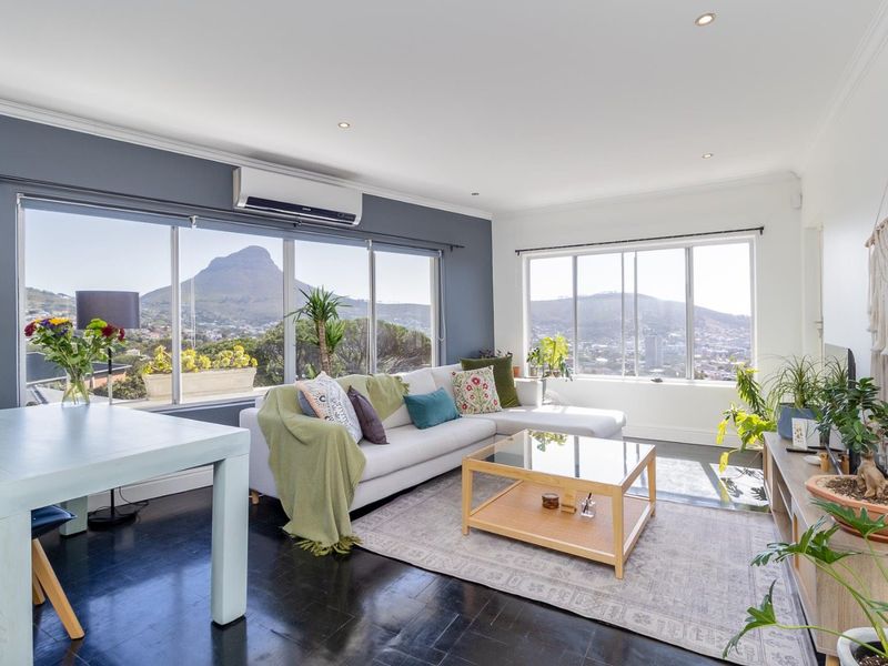 Scenic, Sun lit & Perfectly Positioned Corner Vredehoek Apartment - Photo 2