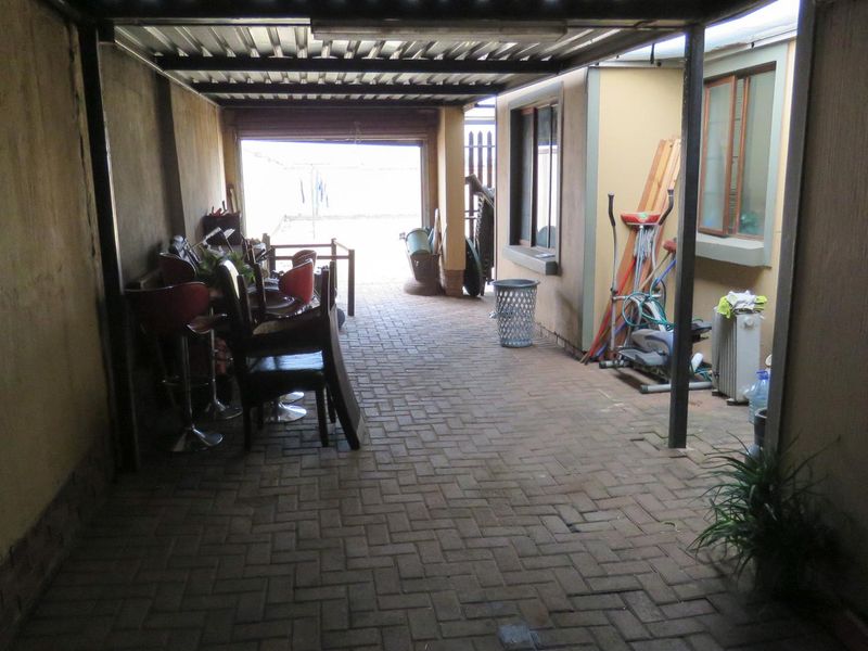 Your Family Oasis in Meyersig Awaits – Space, Security, and Lifestyle - Photo 9
