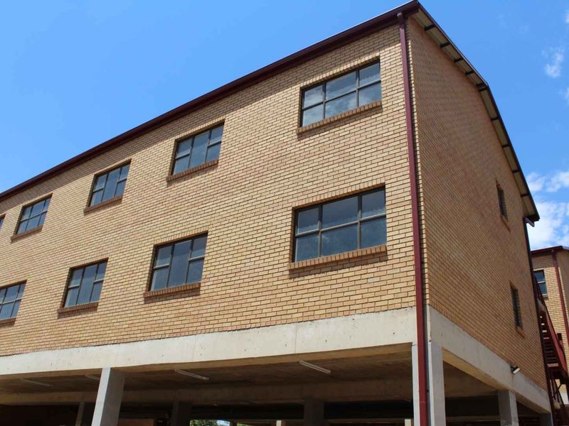 Affordable 2-Bedroom  Apartment Available for Rent in Silverton | R6 923 - Photo 1