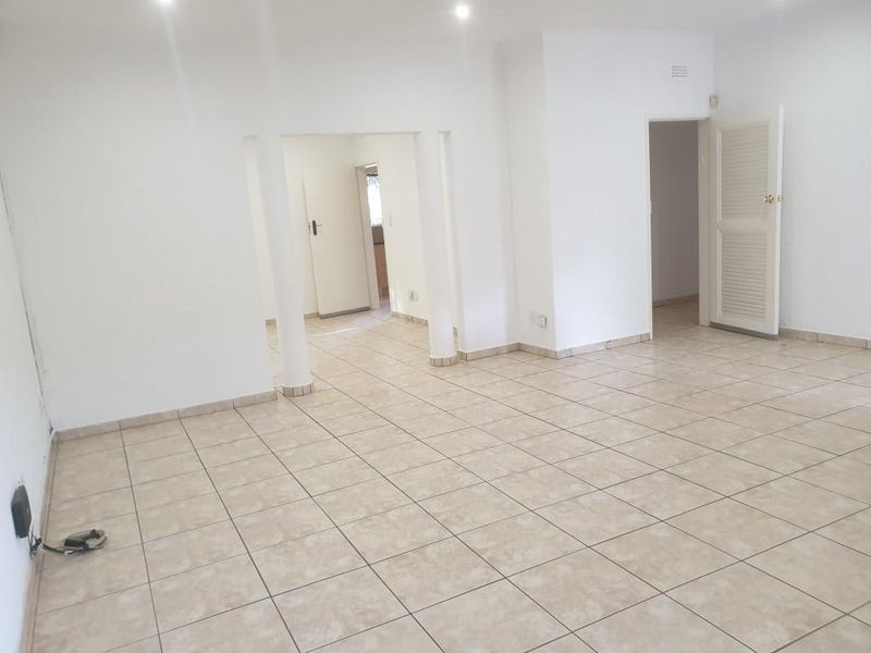 3 BEDROOM HOUSE WITH 2 BEDROOM COTTAGE FOR SALE IN BRAMLEY - Photo 4