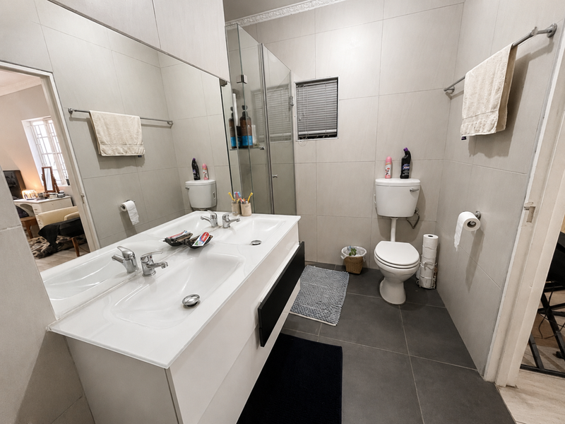 Eros family house for grabs!! - Photo 10