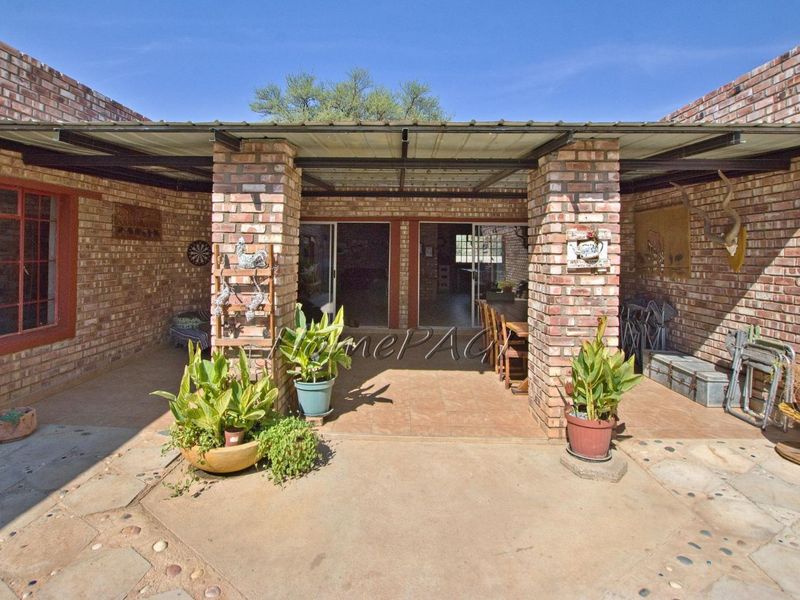 Omaruru;  Spacious 3 Bedr Home is for Sale - Photo 5