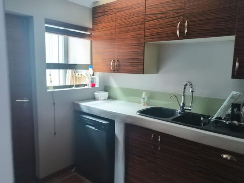 4 bedroom home, simplex, in La Coma Lifestyle Estate, with solar system! - Photo 6