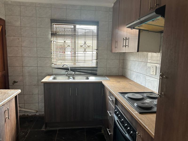 For Sale 3 Bedrooms house in Danville Pretoria West - Photo 3