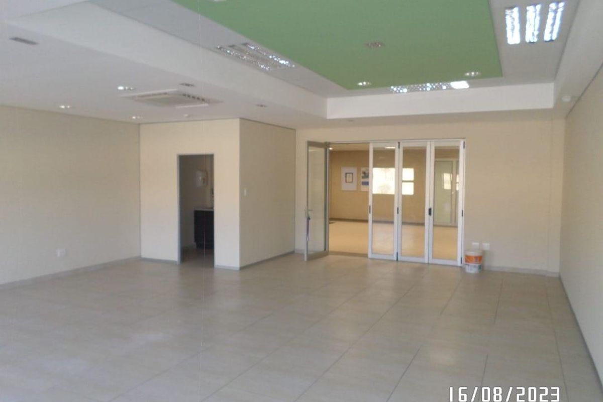 Office For Sale in Auasblick - Photo 3