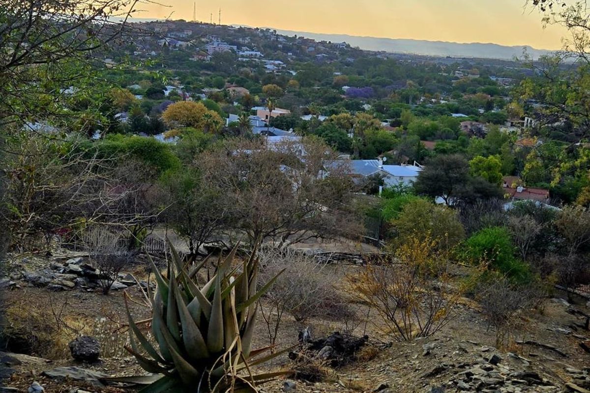 North facing erf with sunset views in popular street in Klein Windhoek - Photo 3