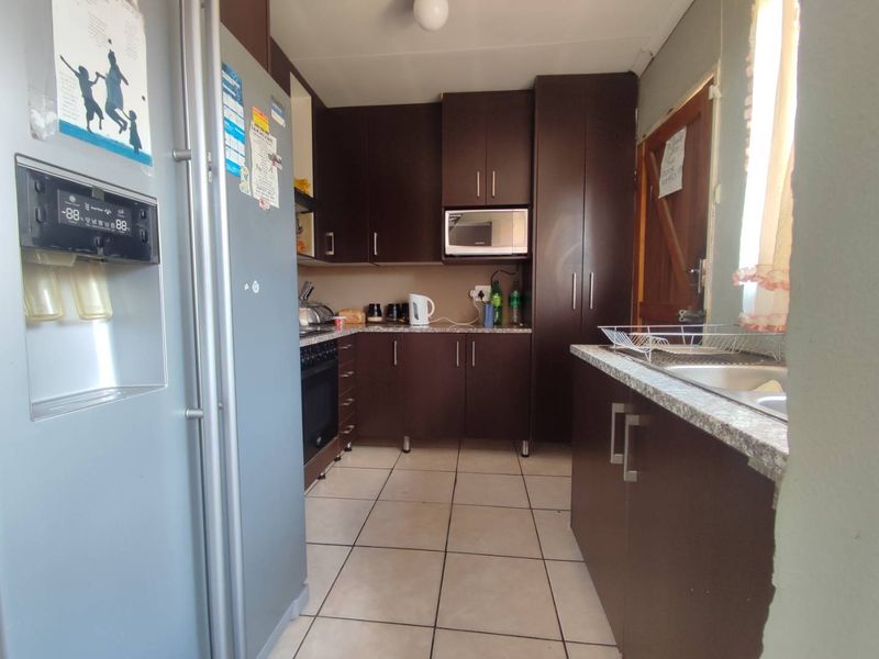 4 Bedroom House for Sale in Cosmo City - Photo 10