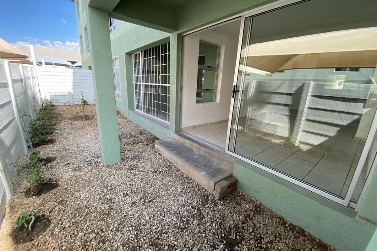 3 Bedroom Ground Floor Unit For Sale - Photo 4
