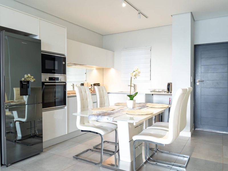 Stylish First-Floor Apartment in Haymarket | Eye of Africa Estate - Photo 2