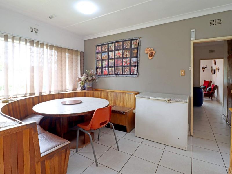 4-Bedroom Family Home with Dual Access, Pool & Double-Volume Workshop | Exclusive RNS - Photo 4