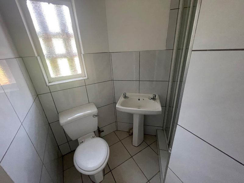 UNFURNISHED 2 BEDROOMS GROUND FLOOR - Photo 8