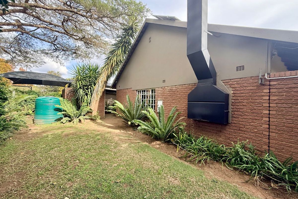 Beautiful 4 Bedroom house for sale in vryheid - Photo 4