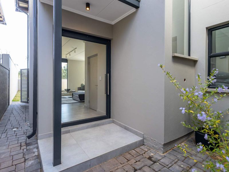 A Rare Final Opportunity - Modern Design, Elevated Views - Photo 8