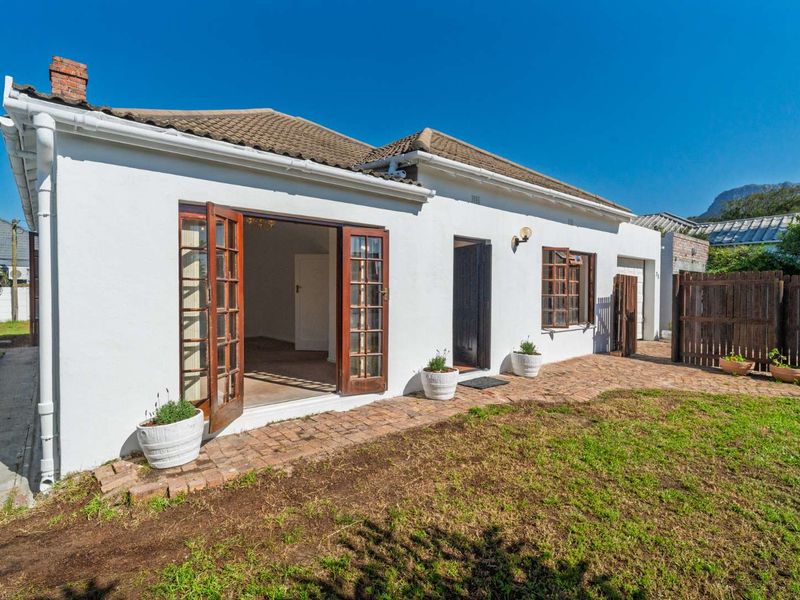 A Much-Loved Claremont Home, Ready for Its Next Chapter - Photo 2