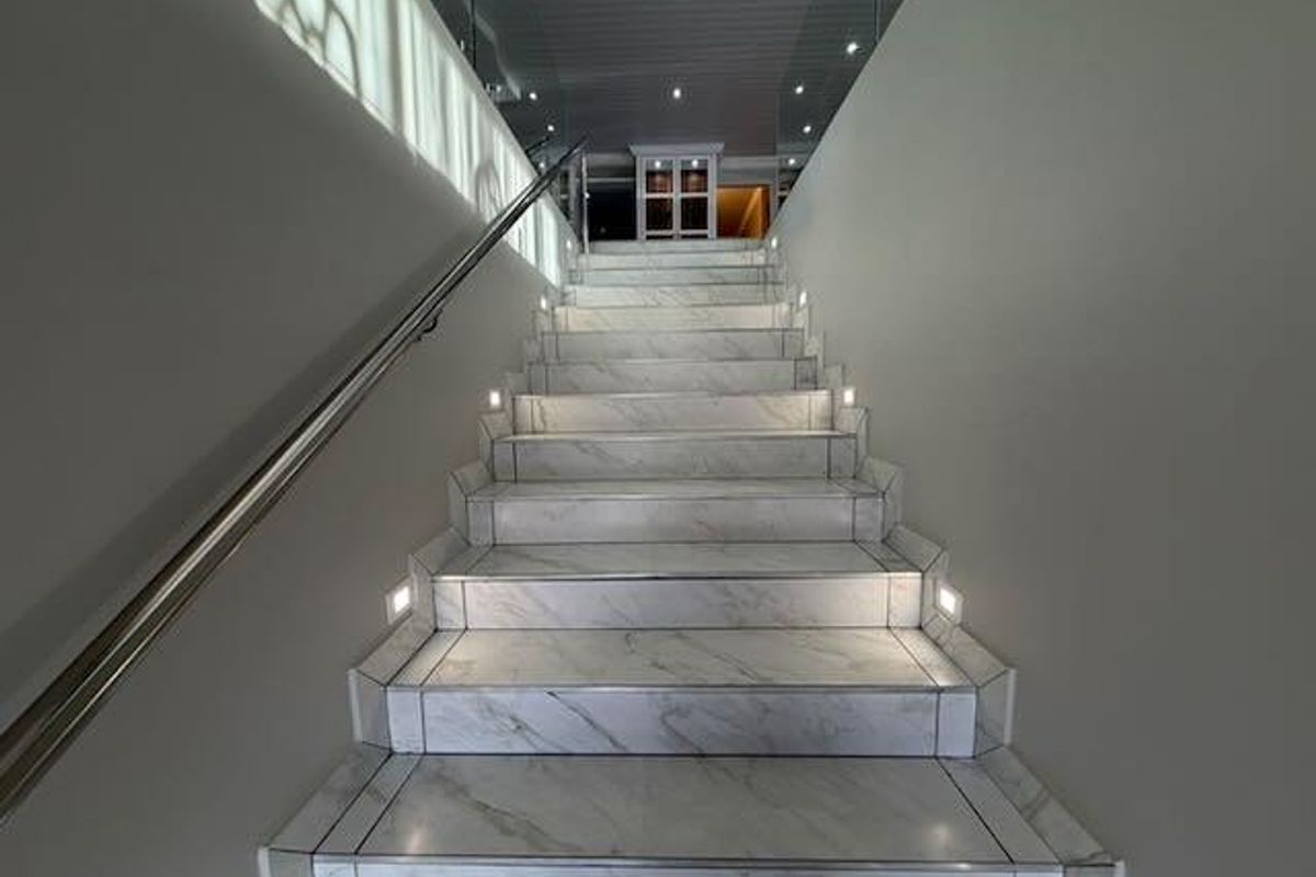 Elevated Coastal Estate Living with Sea Views, Versatile Accommodation and Exceptional Garaging - Photo 2