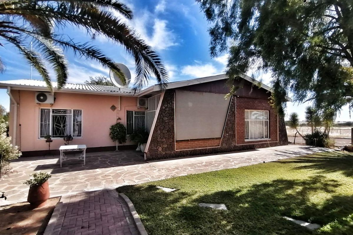 FAMILY HOME WITH ADDITIONAL FLATLET FOR SALE IN MARIENTAL - Photo 2