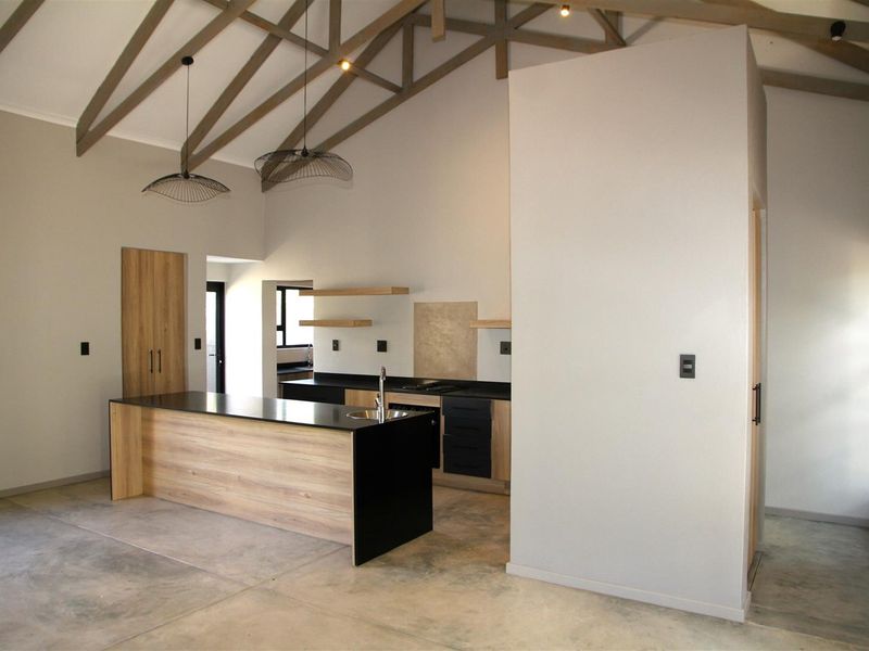 Make a move to the Lowveld bush. - Photo 8