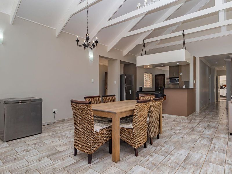 All on one level family home with views of the ocean. - Photo 8