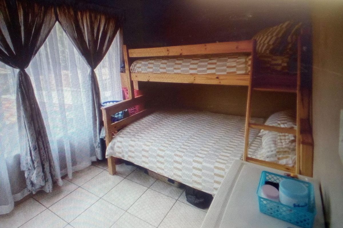 Lovely 2 Bedroom unit - Photo 5