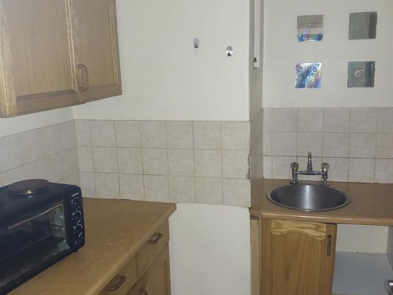 ROOM TO RENT IN SHARED APARTMENT - Photo 4