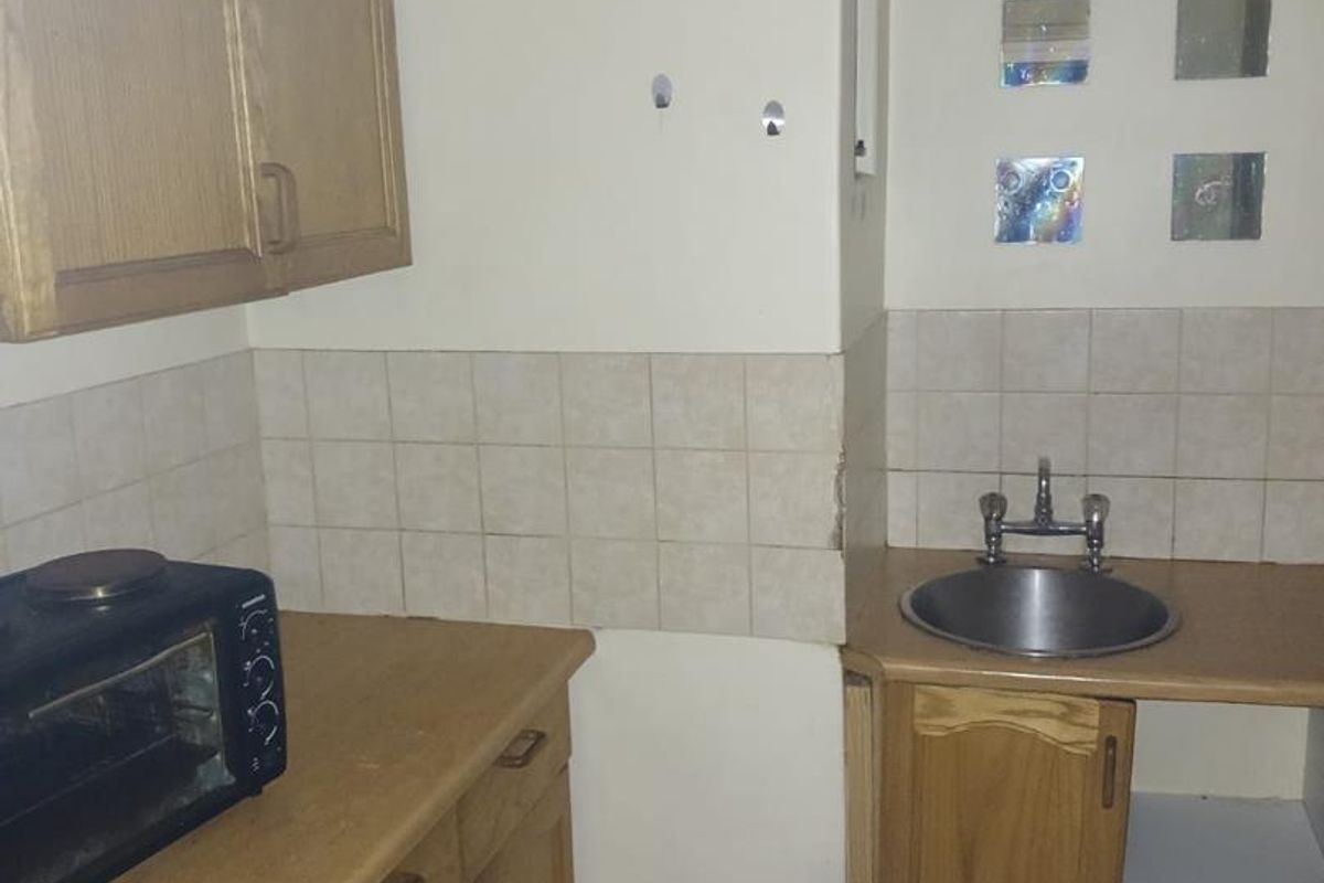 ROOM TO RENT IN SHARED APARTMENT - Photo 4